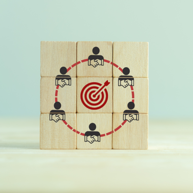 The Benefits of Outsourcing for Small Businesses: Maximising Efficiency and Reducing Costs